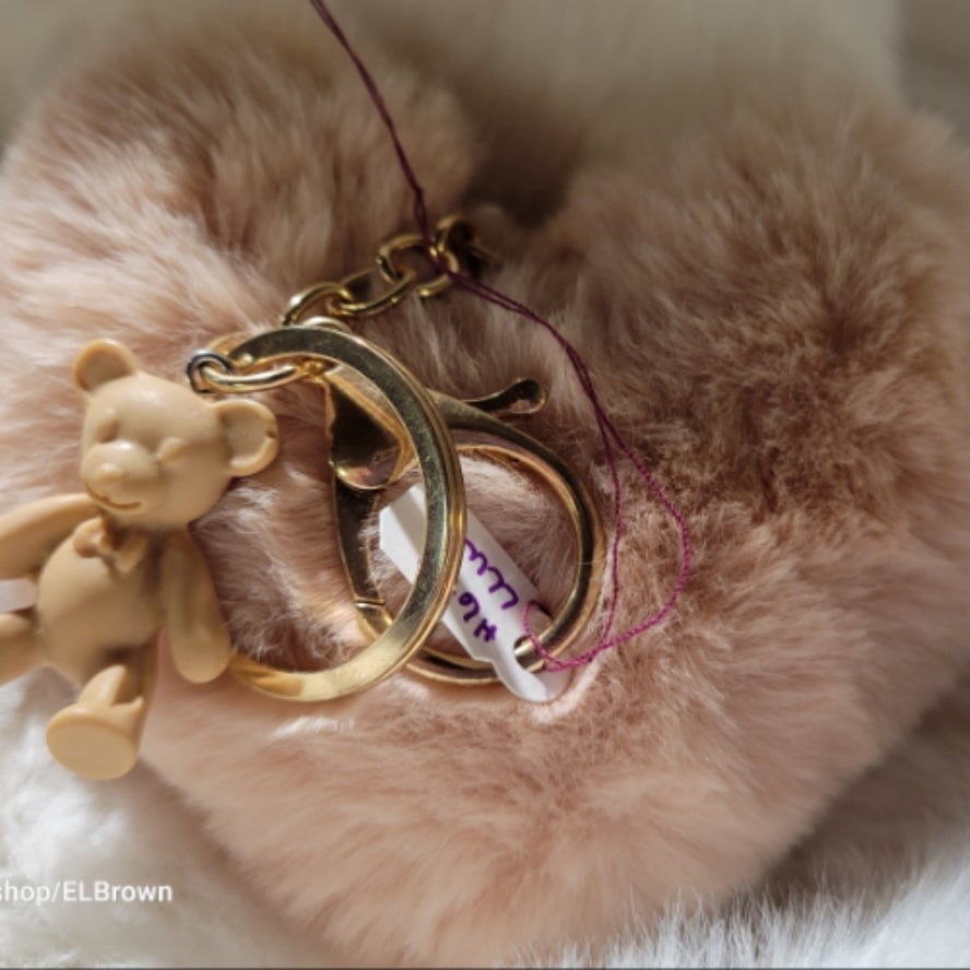 Fuzzy heart keychain top